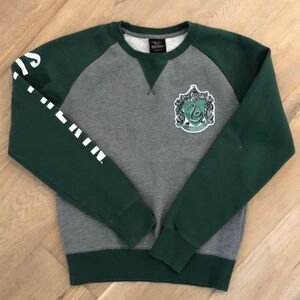 Harry Potter ‘Slytherin’ Gray/Green Crewneck Sweatshirt (S)